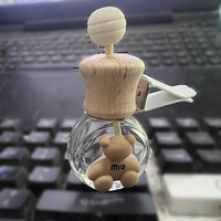 Bouteille d'aromathérapie de voiture avec pince de sortie d'air bouteille suspendue de parfum de voiture décoration de voiture