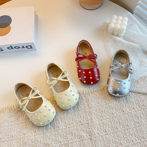 Scarpe in Pelle PU Rossa con Suola Morbida, Fiocco e Perle per Bambine, Stile Principessa Primavera-Autunno - Product Image 1