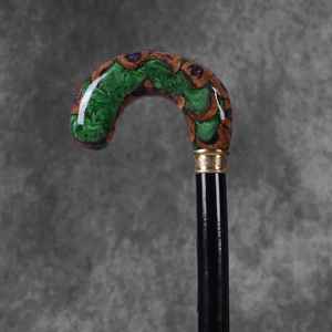 Bâton de marche élégant en résine et bois, conçu pour un confort, une durabilité et un soutien élégant lors de la marche quotidienne - Product Image 1