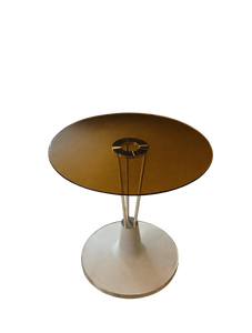 Elegante Mesa de Centro Moderna Mocha Orbit con Base Esculpida y Redonda de Vidrio Templado Tintado en Ámbar - Product Image 1