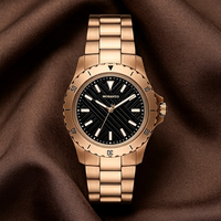 Montre de Plongée de Luxe Mosanto à Quartz pour Homme, Cadran Texturé Linéaire, Lunette Dentée, Bracelet en Acier Bicolore, Chronographe Jour/Date, Étanche 50m