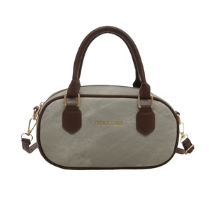 Sac à main Boston rétro en nylon, grande capacité, motif lettres, nouvelle texture, tendance et simple, collection été 2026, sac bandoulière et sac traversin - Product Image 6