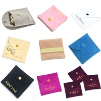 Pochette à bijoux en velours suédé gris avec ruban et logo en feuille d'argent, faible MOQ, vente chaude 2026