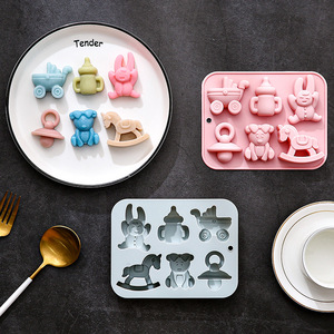Moule en silicone à 6 cavités sur le <span class=keywords><strong>thème</strong></span> des bébés pour gâteaux, chocolats et hochets, incluant un <span class=keywords><strong>cheval</strong></span> à bascule, durable et facile à utiliser - Product Image 5