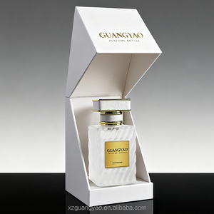 Clásicos: Botella de Perfume de Vidrio Esmerilado con Diseño de Ranuras de 50 ml, Botella de Perfume Vacía con Atomizador, Botella de Perfume de Vidrio de Alta Calidad - Product Image 1