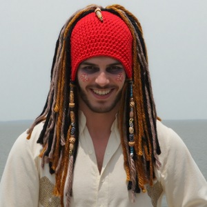 <span class=keywords><strong>Sombrero</strong></span> de Ganchillo Hecho a Mano con Peluca de Capitán, Rastas, Borlas y Cuentas, Gorro de Hilo para Festivales de Música y Cosplay - Product Image 1