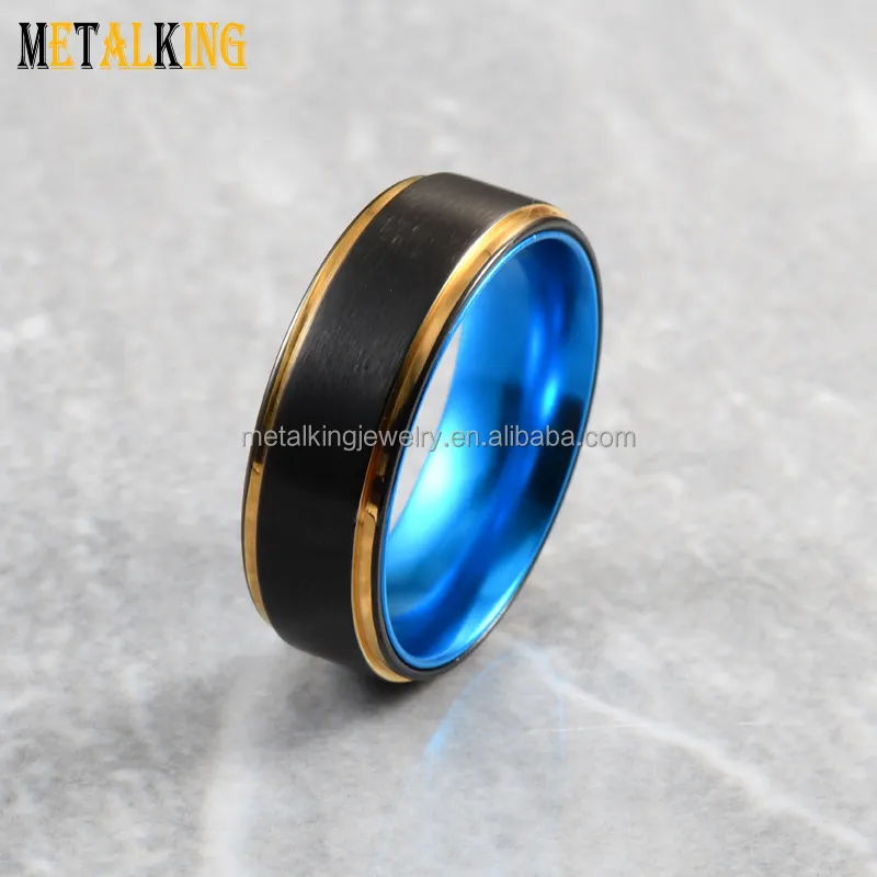 Cincin Pernikahan hitam modis 8mm, cincin Titanium tatahan lengan aluminium biru, tepi tangga emas