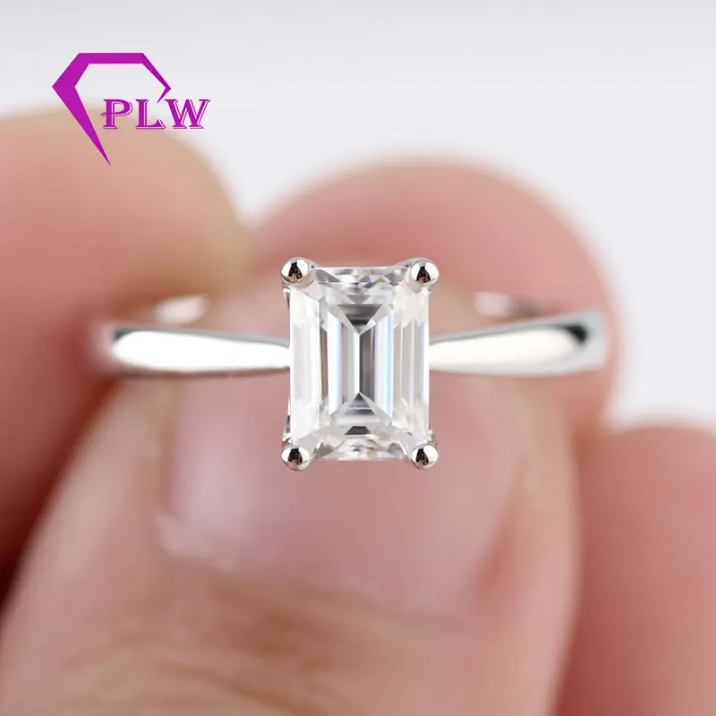 Provence Gem customized 4 prongs setting 1.0 Ct Near White Emerald Moissanite Engagement Party Ring