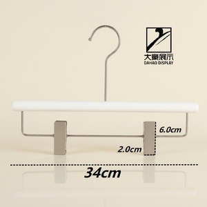 Cintre de luxe en <span class=keywords><strong>bois</strong></span> massif blanc avec pince antidérapante <span class=keywords><strong>sous</strong></span> le cylindre pour robes de mariée et présentation de vêtements - Product Image 1