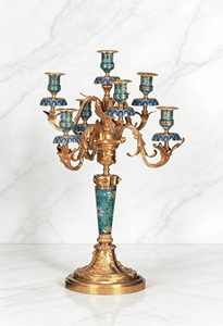 Un Paio di Candelabri a 7 Luci con Teste di Drago in Ottone Dorato e Cloisonné - Product Image 1