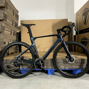 Bicicleta de Carreras TWITTER Peak de Fibra de Carbono con 24 Velocidades y Cambio Inalámbrico - Product Image 1