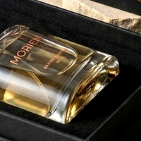 Boîte à parfum rigide noire de luxe sur mesure, deux pièces, avec couvercle amovible, présentation horizontale de la bouteille, pour emballage de parfum personnalisé