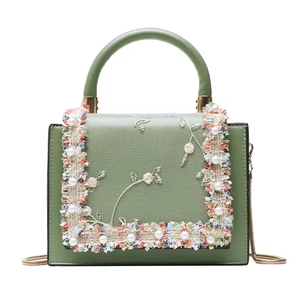 Sac à bandoulière diagonale élégant et simple pour femmes, petit sac carré à la mode version coréenne, sac fourre-tout en dentelle perlée - Product Image 4