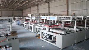 Máquina de envasado de manga de agua de vidrio Botellas de cerveza de agua mineral Latas Película laminada Película PE Sellador de calor Máquina termorretráctil - Product Image 3