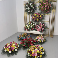 Composition florale funéraire personnalisée, croix florale, symbole de sympathie, croix artificielle blanche, fleurs funéraires