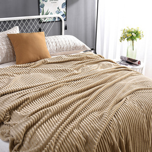 Grande couverture en flanelle unie en fausse fourrure de lapin, 100 % polyester, douce, tricotée, écologique, moderne, simple, toutes saisons - Product Image 3
