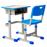 Chaises de bureau scolaires modernes en bois avec bureaux intégrés pour une optimisation de l'espace, idéales pour le bureau à domicile et le salon