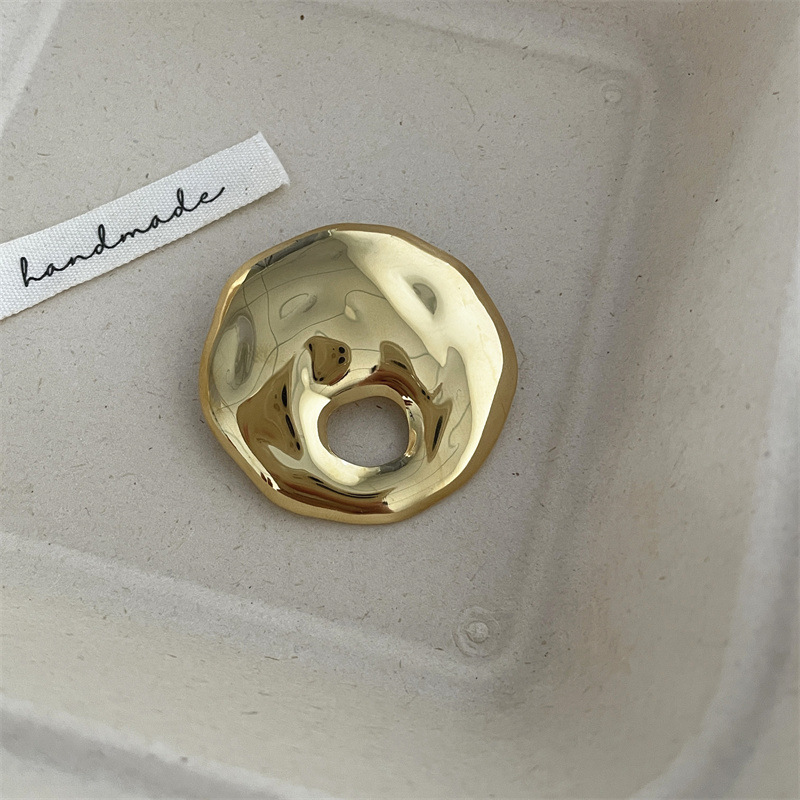 Petite broche dorée 3-43cm