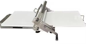 Machine à envelopper <span class=keywords><strong>la</strong></span> pâte manuelle portable et efficace, pâte <span class=keywords><strong>feuilletée</strong></span>, table <span class=keywords><strong>de</strong></span> travail pour croissant, laminoir manuel pour pâtisserie - Product Image 3