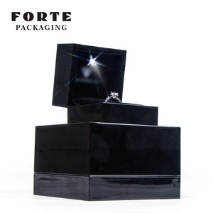 Boîte d'emballage de bijoux FORTE Led avec logo personnalisé, luxe, noir brillant, angle droit, ensemble de boîtes pour boucles d'oreilles, anneaux, pendentifs - Product Image 5