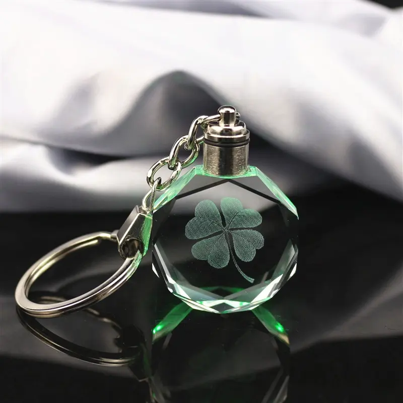 Hot sale led light Four Leaf Clover engraved crystal glass light key chain for gift 3D KEYCHAIN glass photo crystal keychain