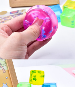 Balle anti-stress cube de glace colorée, cube sensoriel, jouets moelleux, flocons de neige, balle à presser en maltose pour garçons et filles - Product Image 3