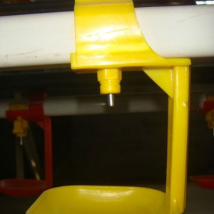 Système d'abreuvement automatique Goldenest pour volailles, abreuvoirs à tétine pour poulets - Product Image 1
