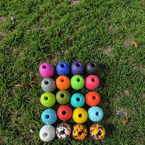 Üreticiler köpekler ve kediler eğitimi için ip ile çevre dostu 9cm EVA evcil hayvan topu toksik olmayan takviyeli satmak evcil hayvan topu - Product Image 1