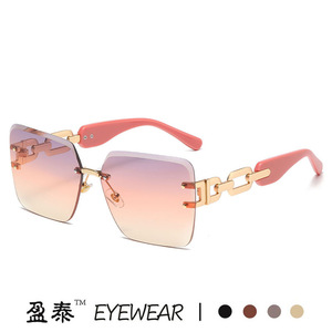 Lunettes de soleil carrées sans monture Yingtai, chaîne en métal rouge, protection UV400, lunettes de soleil tendance pour femmes - Product Image 5