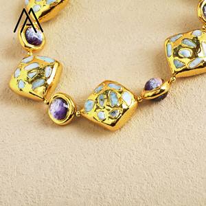 Collier de perles carrées en pierres précieuses Lalima conçu avec un collier de mode en perles de verre violettes - Product Image 5