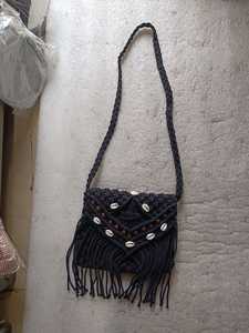Bolso Bandolera Negro de Macramé con Cierre de Cremallera, Bolso de Mano Ligero con Flecos y Cuentas para Vacaciones en la Playa - Product Image 1