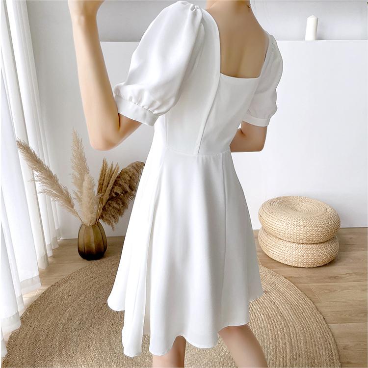 Elegant a-Line Dress with Short Puff Sleeves & Satin Back
