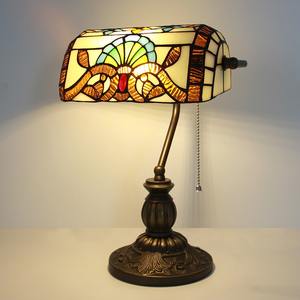 Lámparas de Mesa Estilo <span class=keywords><strong>Tiffany</strong></span> Jiyuanlux, Lámpara de Escritorio de Vidrio con Diseño de Tulipán Rojo, Base de Metal - Product Image 1