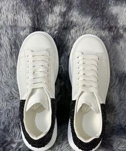 Chaussures de sport de luxe pour hommes, baskets décontractées en cuir unisexe, chaussures de marche épaisses pour femmes, vente en gros d'usine - Product Image 3