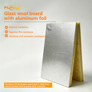 Rouleau <span class=keywords><strong>de</strong></span> <span class=keywords><strong>laine</strong></span> <span class=keywords><strong>de</strong></span> <span class=keywords><strong>verre</strong></span> avec feuille d'aluminium réfléchissante pour applications <span class=keywords><strong>de</strong></span> réflexion thermique - Product Image 1