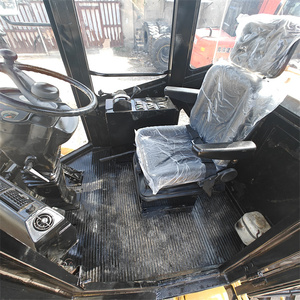 Rouleau compresseur vibrant à double tambour Caterpillar CS683E d'occasion de 14 tonnes, modèle 2018, moteur 129 kW, force de compression 15 KN - Product Image 5