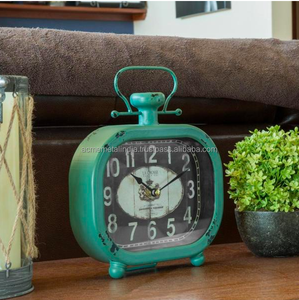 Horloge de table rectangulaire verte de luxe en métal avec design miniature vintage, parfaite pour la décoration intérieure et les cadeaux. - Product Image 2