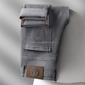 2025 di fascia alta primavera ed estate nuova tendenza alla moda <span class=keywords><strong>Jeans</strong></span> <span class=keywords><strong>grigio</strong></span> <span class=keywords><strong>chiaro</strong></span> da uomo <span class=keywords><strong>Jeans</strong></span> Casual a gamba dritta - Product Image 1