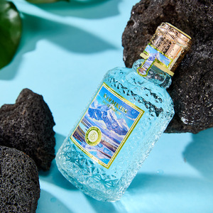 Perfume Líquido de Larga Duración con Aroma Ligero para Mujer, Marca WARMKISS, Tamaño Regular, con Aroma a Naranja Sanguina y Albahaca - Product Image 4