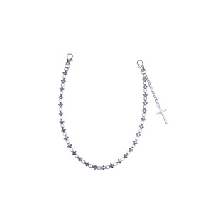 กางเกงยีนส์ขาสั้นผู้หญิงพร้อมจี้รูปกางเขนโซ่สีเงิน ชายกางเกงแบบไม่สมมาตร ทรงเอวสูง - Product Image 5