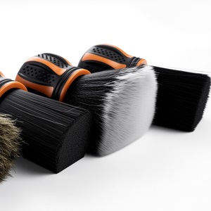 Ensemble de brosses de détaillage automobile miniatures CY-PRO005 Orange (3,9*2,1 pouces), poignée compacte antidérapante, poils personnalisés pour le nettoyage de la voiture et de la maison - Product Image 3