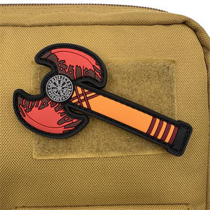 Parche de Goma Suave de PVC con Diseño de Hacha de Batalla, Brújula y Logotipo de Odín Vikingo, para Brazalete - Product Image 2