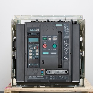 Interruptor Automático Siemens 3WA1N630 ETU300_LSI F/3P AC/DC220V 50/60Hz, Capacidad de Ruptura 55kA-85kA, Corriente de Trabajo 630A-2500A, en Stock - Product Image 3