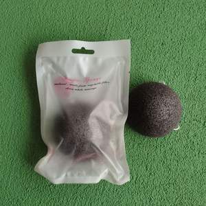 Esponja Konjac ecológica al por mayor para la cara del cuerpo carbón activado exfoliante Facial 100% esponja Konjac orgánica natural - Product Image 2