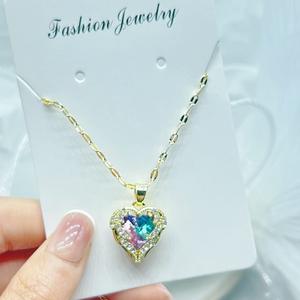 שרשרת חוליות נירוסטה לנשים עם תליון בצורת לב משובץ קריסטל צבעוני מצופה זהב, אביזר אופנה טרנדי - Product Image 5