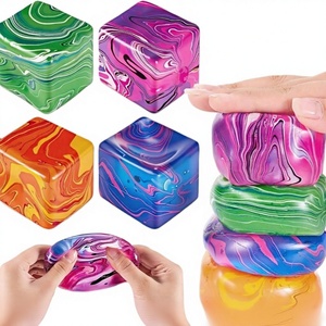 Jouet anti-stress souple en forme de glaçon marbré, style Needoh, modèle à presser en maltose, phénomène viral transfrontalier HT25-19 Unisexe - Product Image 1