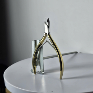 Pince à cuticules en acier inoxydable robuste, outil à ongles de précision tranchant pour la manucure, la pédicure, les professionnels des salons - Product Image 2