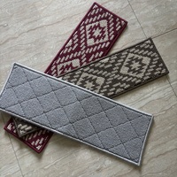 Tapis d'escalier Tapis auto-adhésif fabriqué en fil PP Lavable Support antidérapant Durable et résistant Tapis d'escalier respectueux des animaux domestiques