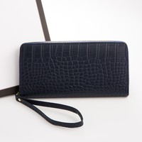 Tas Tangan Kulit PU Kapasitas Besar dengan Ritsleting Desain Buaya Panjang Dompet Wanita Uniseks Dompet Koin Ponsel 5.5 Inci