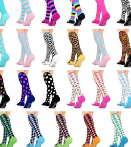 Chaussettes de compression imprimées dégradées pour femmes, hauteur genou, bas de soutien pour la course et le cyclisme, chaussettes athlétiques mignonnes et tendance - Product Image 4